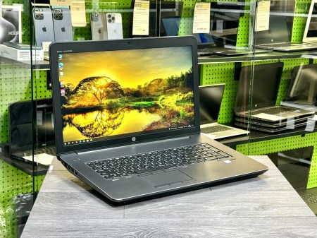 HP Zbook 17 G38